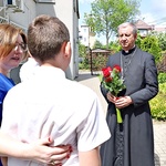 2022.05.15 Wizyta arcybiskupaPowitanie 5-006.jpg